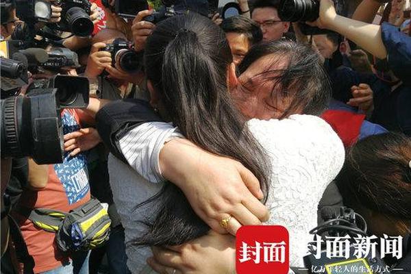 武汉光谷小巷子:本地人才知道的宝藏路线大公开!,光谷大街巷子里小酒馆